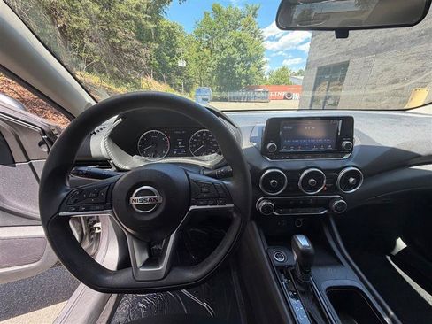 Used 2022 Nissan Sentra S FWD image 12