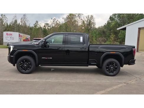 New 2026 GMC Sierra 2500 AT4 w/ Technology Package image 5