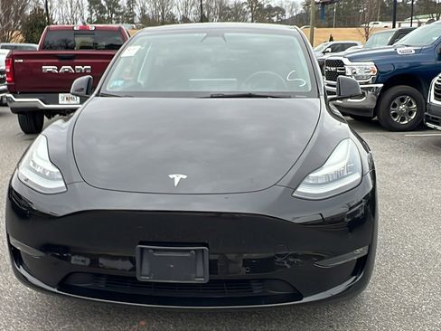 Used 2021 Tesla Model Y Long Range image 3
