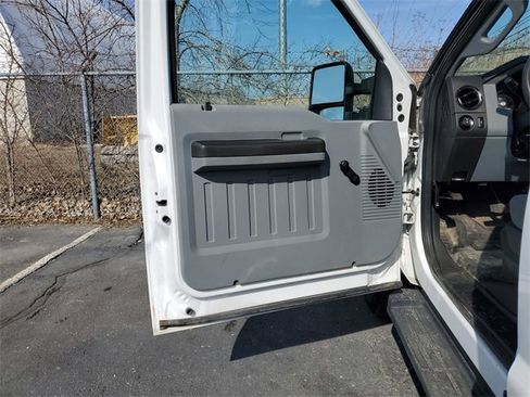 Used 2016 Ford F350 XL w/ Snow Plow Prep Package image 17