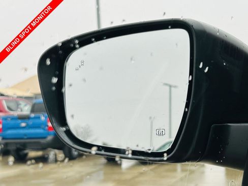 Used 2022 Nissan Frontier SV image 7