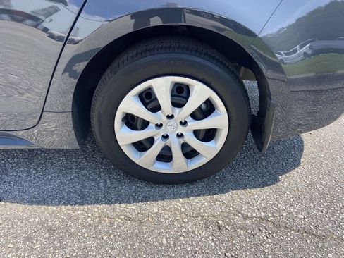 Used 2025 Toyota Corolla LE FWD image 9