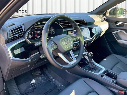 Used 2025 Audi Q3 2.0T Premium w/ Convenience Package image 17