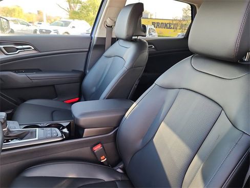 New 2026 Kia Sportage EX image 13