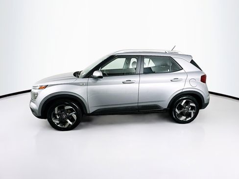 Used 2025 Hyundai Venue SEL image 4