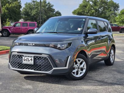 Used 2023 Kia Soul LX w/ Option Group 015