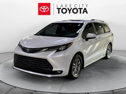 Used 2025 Toyota Sienna XLE