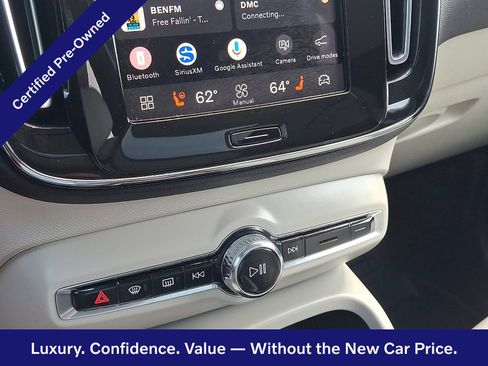 Certified 2026 Volvo XC40 B5 Plus AWD/4WD image 17