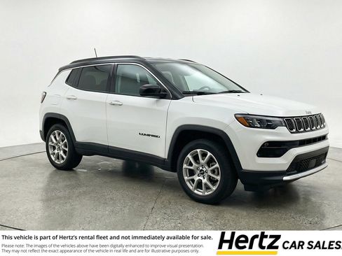Used 2025 Jeep Compass Limited AWD/4WD image 1