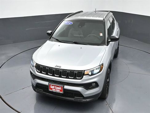 Used 2024 Jeep Compass Latitude w/ Altitude Special Edition AWD/4WD image 39