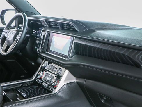 Used 2023 GMC Yukon Denali AWD/4WD image 30