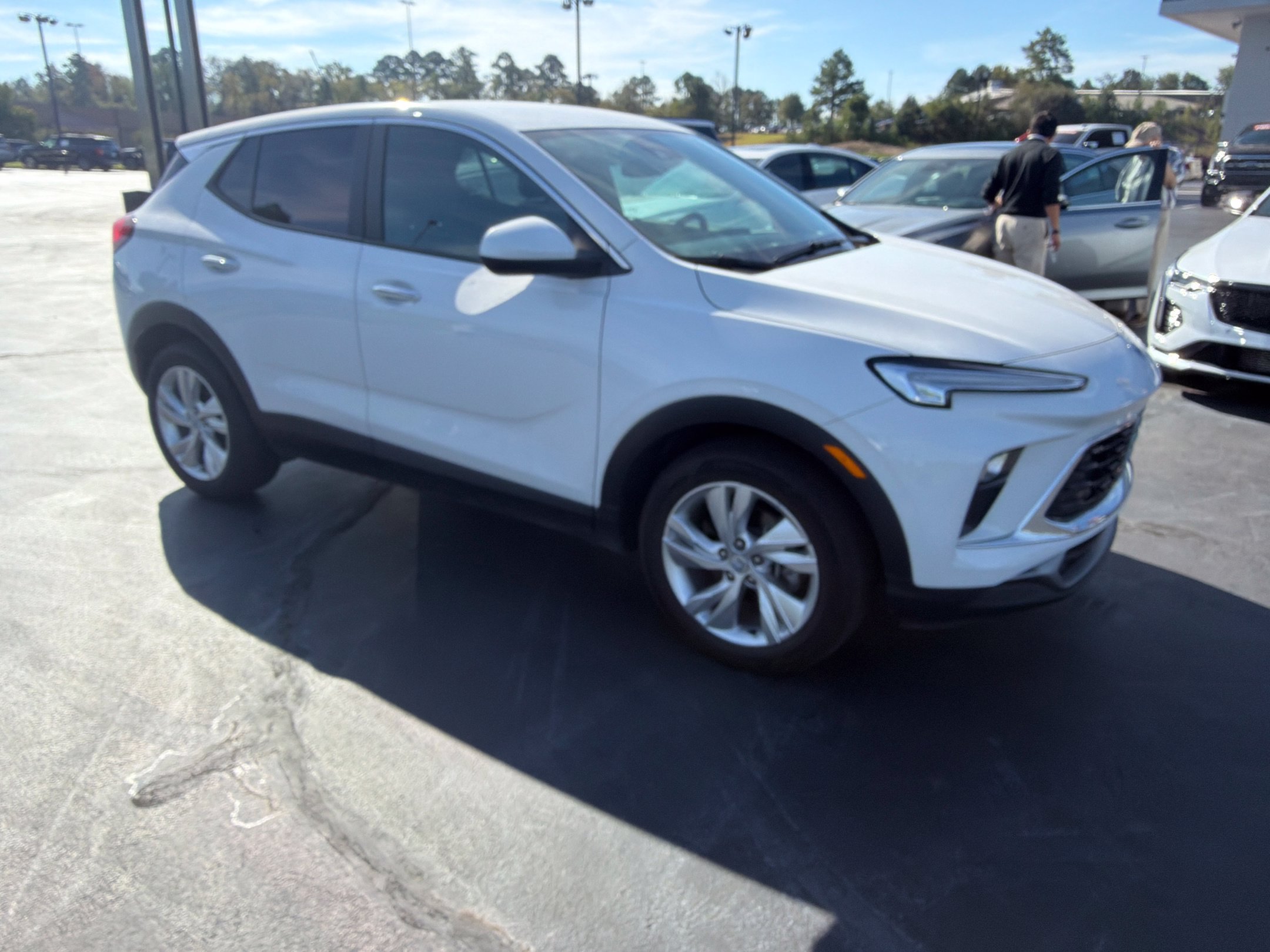 Used 2024 Buick Encore GX Preferred FWD image 5