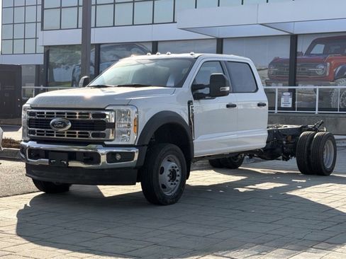 Used 2024 Ford F550 4x4 Crew Cab Super Duty w/ XLT Value Package image 2