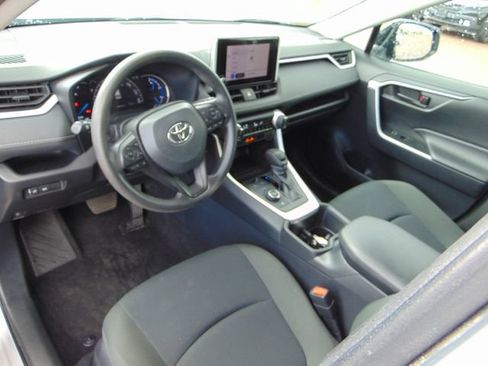 Used 2025 Toyota RAV4 LE AWD/4WD image 11