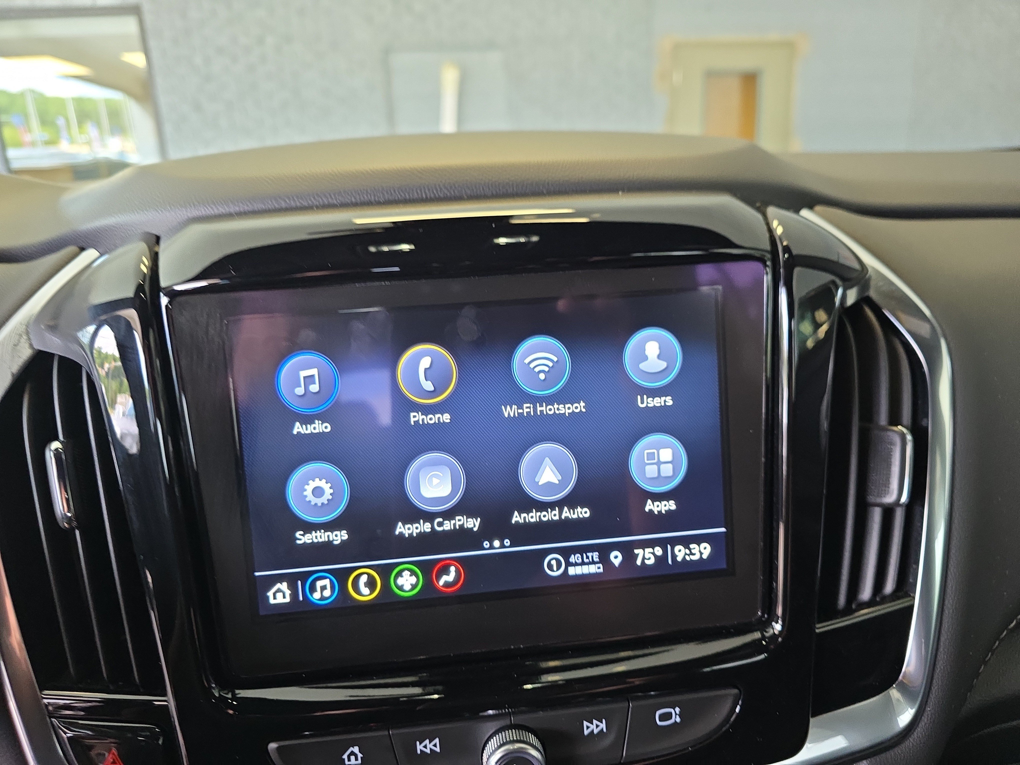 Used 2023 Chevrolet Traverse LT AWD/4WD image 35