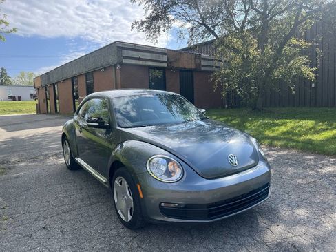 Used 2012 Volkswagen Beetle 2.5 FWD image 2