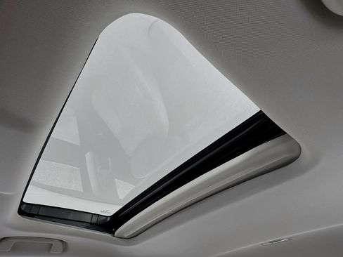 Certified 2022 Honda Insight Touring image 22