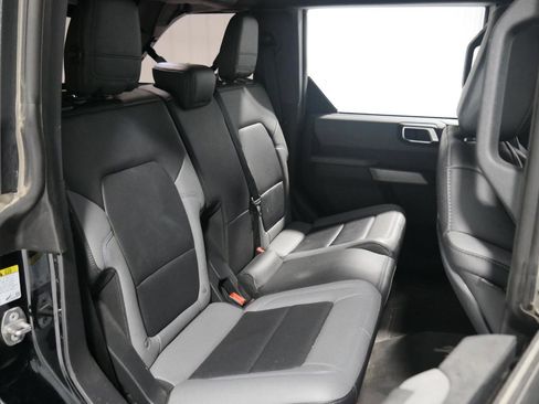 Certified 2023 Ford Bronco Black Diamond w/ Sasquatch Package image 16