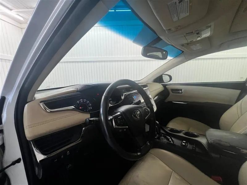 Used 2013 Toyota Avalon XLE Touring FWD image 10