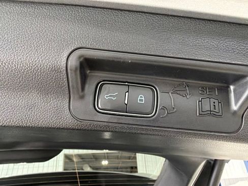 Used 2023 Ford Explorer XLT w/ XLT Sport Appearance Package AWD/4WD image 35