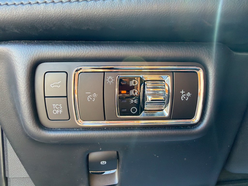 Used 2023 Lincoln Nautilus Reserve AWD/4WD image 22
