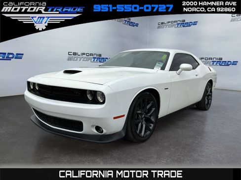 Used 2019 Dodge Challenger R/T w/ Blacktop Package RWD image 1