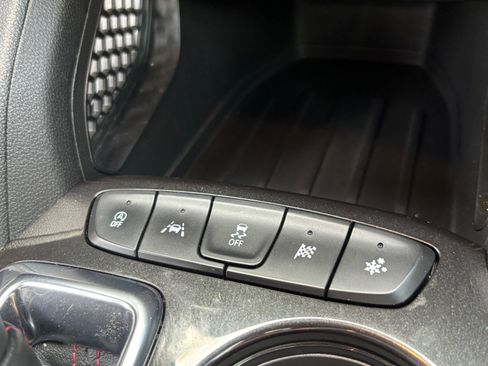 Used 2024 Chevrolet TrailBlazer RS FWD image 16
