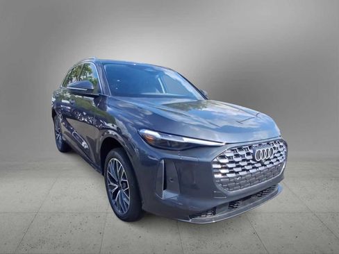 New 2025 Audi Q5 Premium Plus image 2