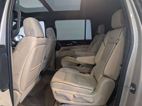 Used 2024 Cadillac Escalade ESV Premium Luxury image 15