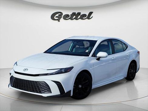 Certified 2025 Toyota Camry SE w/ Convenience Package FWD image 1