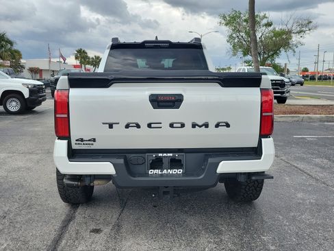 Used 2025 Toyota Tacoma TRD Sport image 6