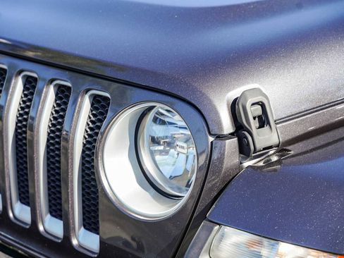 Used 2022 Jeep Wrangler Unlimited Sahara image 10