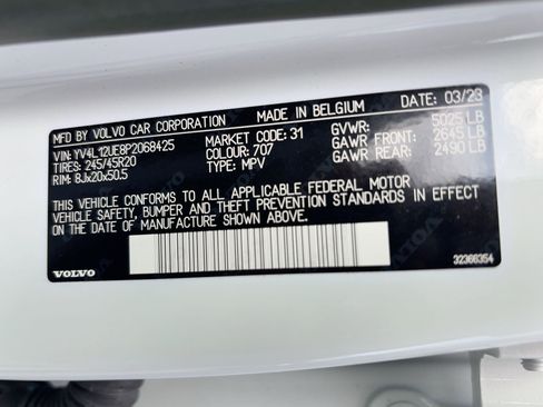 Used 2023 Volvo XC40 B5 Plus w/ Protection Package Premier image 18