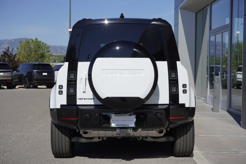 New 2026 Land Rover Defender 110 X-Dynamic SE AWD/4WD image 6