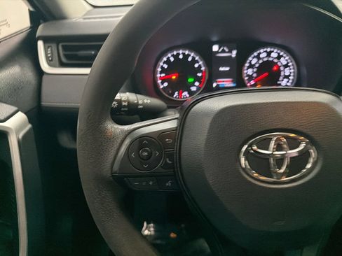 Used 2020 Toyota RAV4 XLE FWD image 24