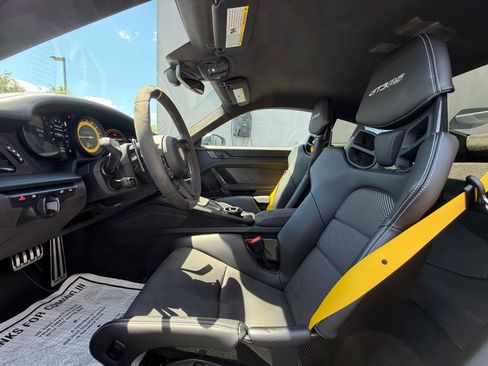 Certified 2023 Porsche 911 GT3 RS RWD image 5