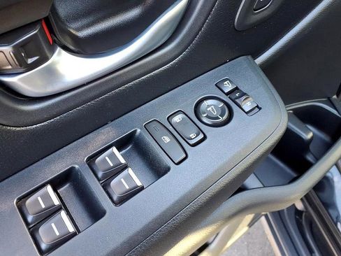 Used 2025 Honda Pilot TrailSport image 11