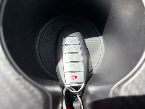 Used 2025 Nissan Altima 2.5 SV FWD image 21