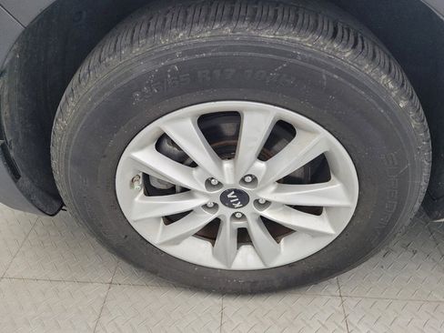 Used 2020 Kia Sorento LX image 31