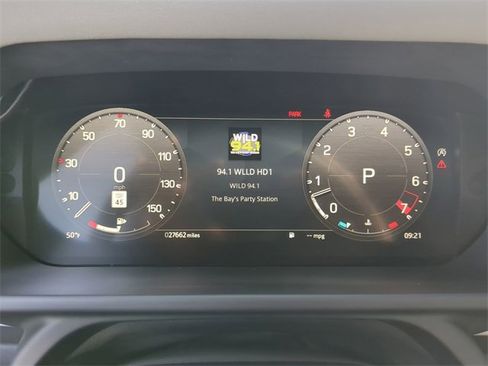 Used 2023 Land Rover Defender 90 SE image 31