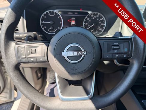 Used 2023 Nissan Rogue SV AWD/4WD image 15