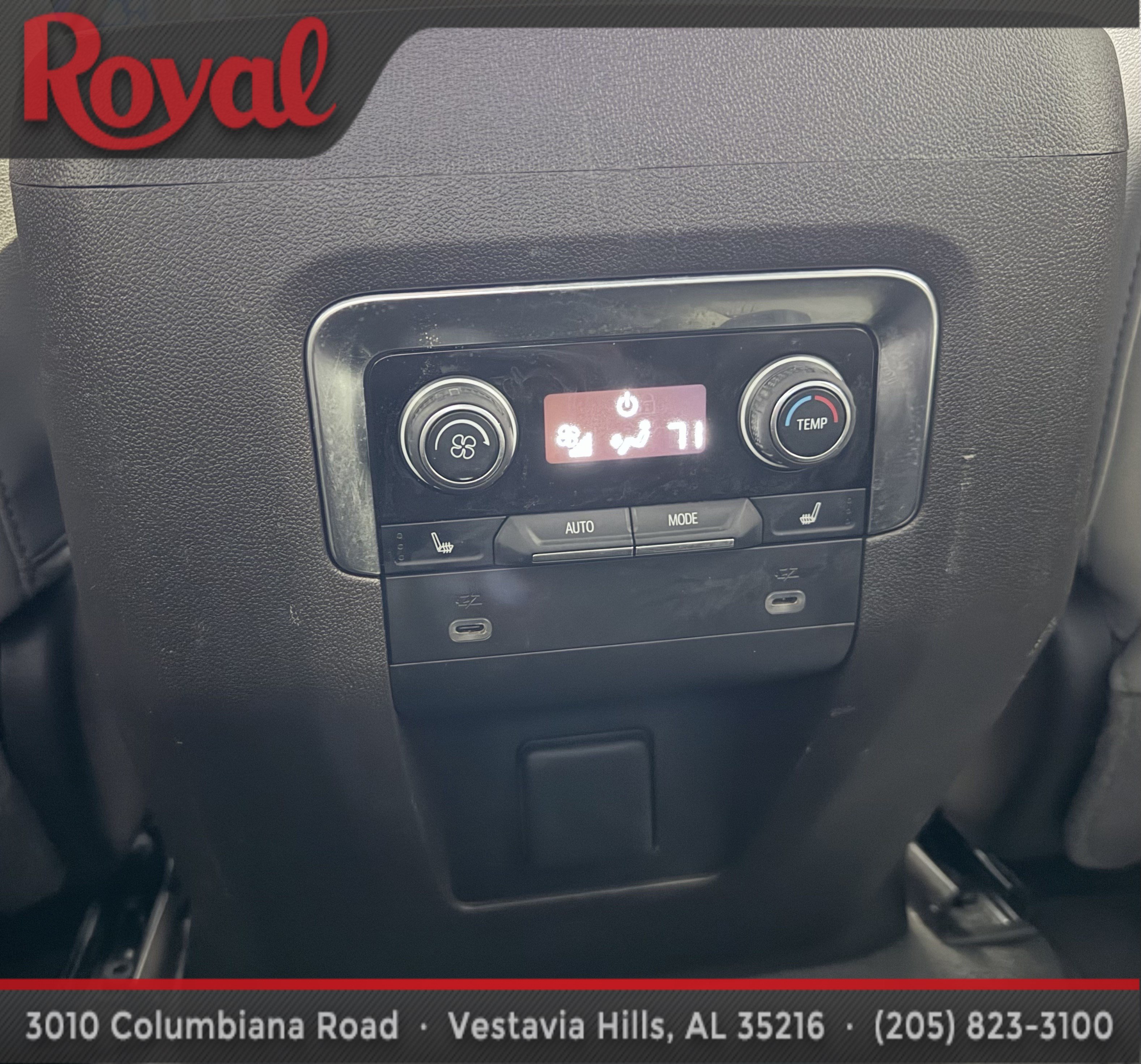 Used 2023 Chevrolet Tahoe Z71 w/ Luxury Package AWD/4WD image 29