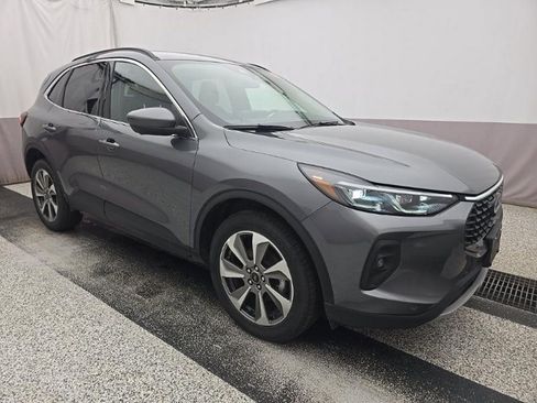 Used 2024 Ford Escape Platinum AWD/4WD image 3