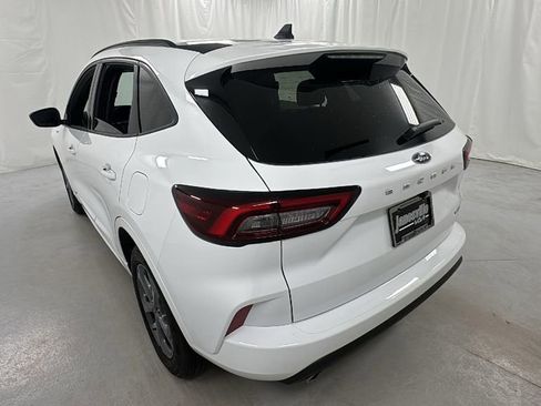 Used 2023 Ford Escape ST-Line image 5
