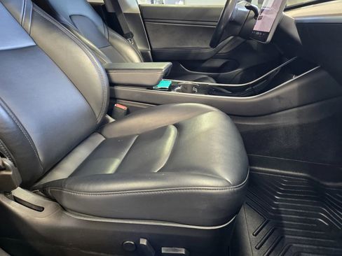 Used 2018 Tesla Model 3 Mid Range RWD image 7
