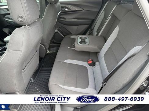 Used 2025 Chevrolet TrailBlazer LT w/ Convenience Package FWD image 11