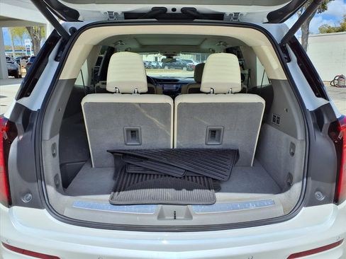 Certified 2023 Cadillac XT6 Premium Luxury image 17