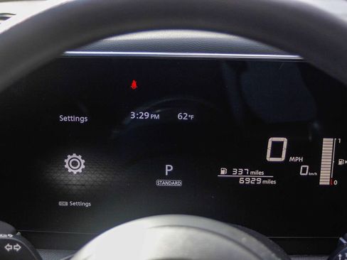 Certified 2025 Nissan Kicks S image 22