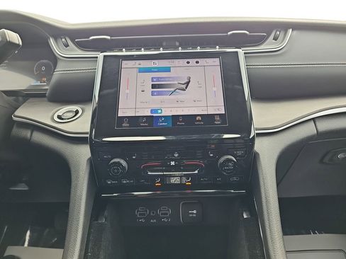 Used 2022 Jeep Grand Cherokee L Limited RWD image 29