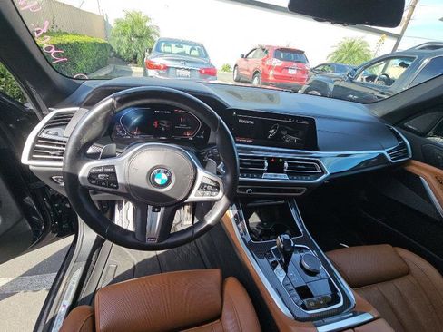 Used 2021 BMW X5 M50i w/ Premium Package image 2